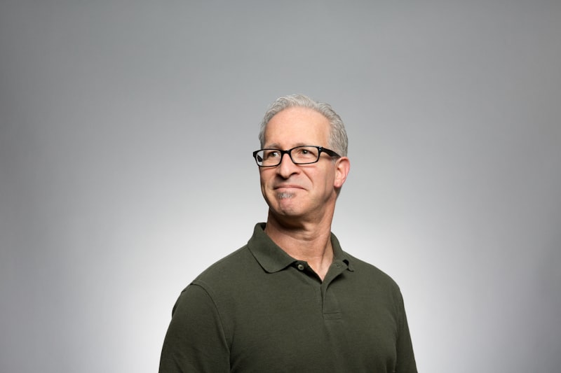 Robert Alvarez, VP of Sales at Middlesales Enterprises